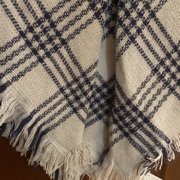 Wrap - Picture 4 of 7